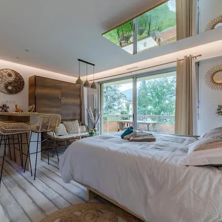 Le Quintessence: Balneo & Luminotherapie + Parking Voiron