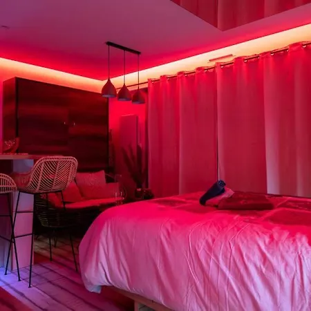 Le Quintessence: Balneo & Luminotherapie + Parking *
